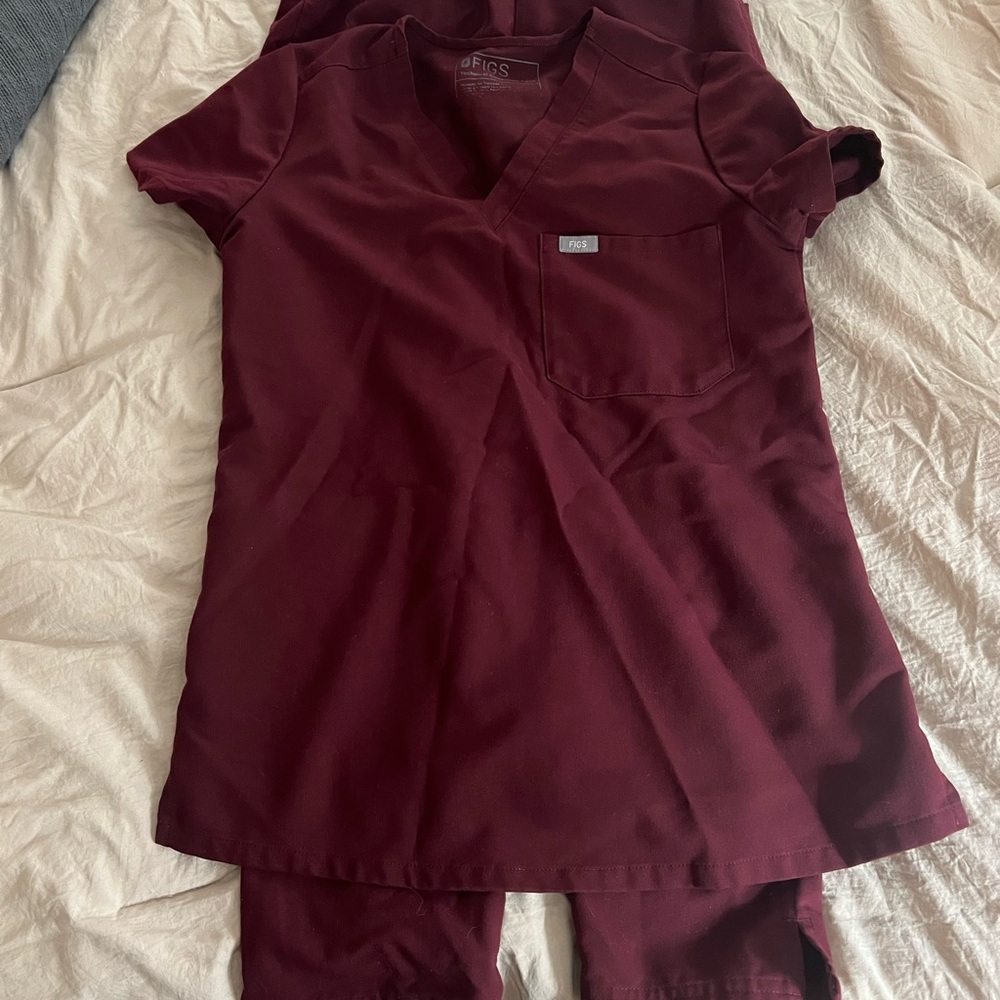 Figs XXS one pocket scrub top & Figs Yola high waisted XS-p scrub bottoms